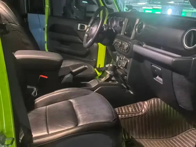 Jeep Wrangler — Фото автомобиля 4