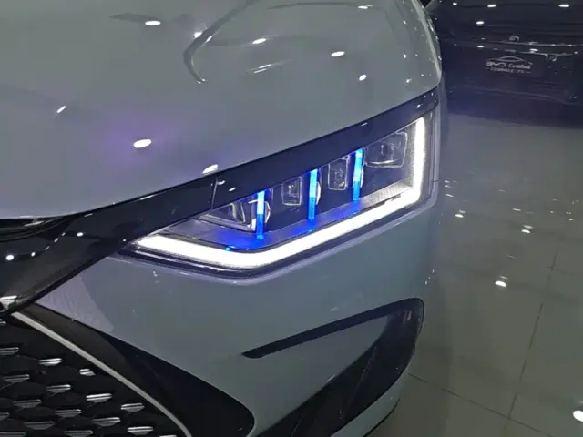 BYD Han — Фото автомобиля 23