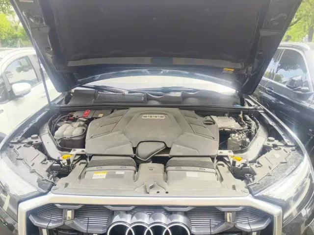 Audi Q7 — Фото автомобиля 3