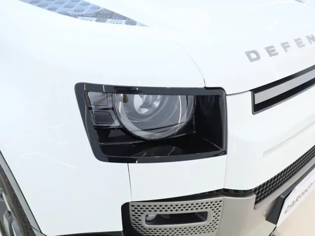 Land Rover Defender — Фото автомобиля 10
