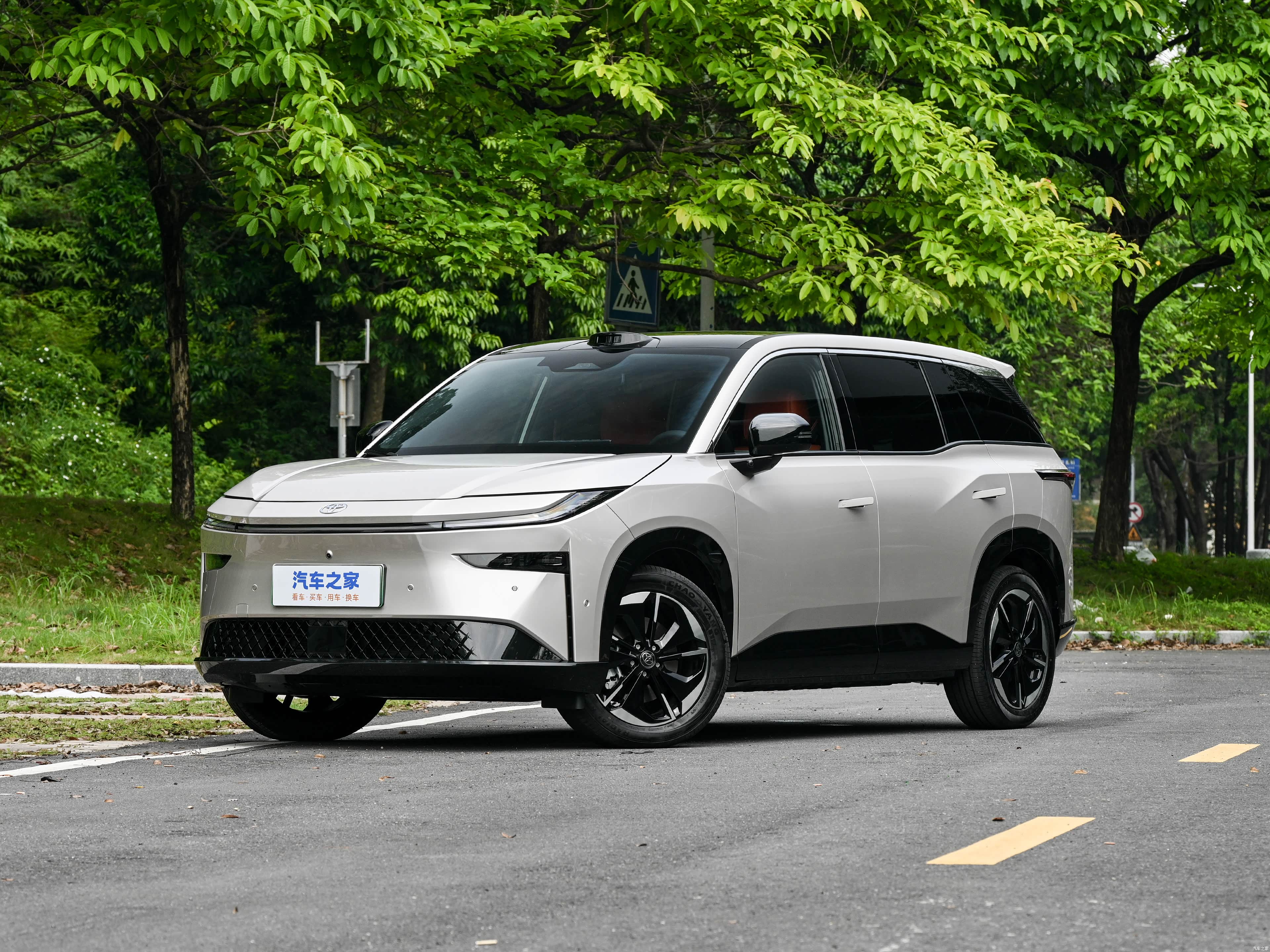 Фотография автомобиля — Toyota bZ3X 520 Pro+
