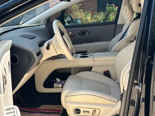Li Auto i8 — Фото автомобиля 7