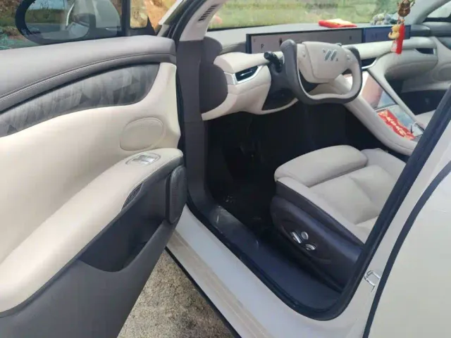 IM Motors LS6 — Фото автомобиля 13