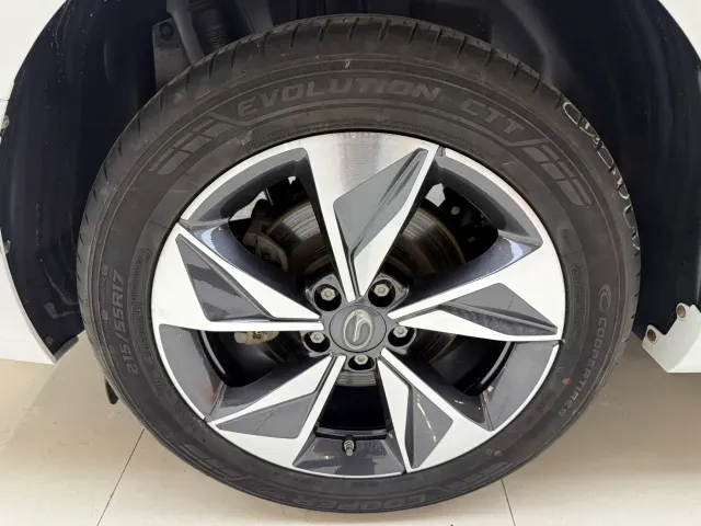 GAC Trumpchi M6 — Фото автомобиля 16