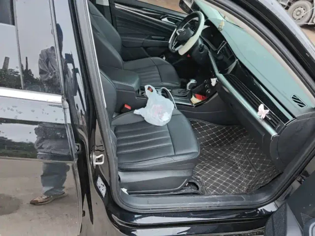 Volkswagen Passat — Фото автомобиля 24