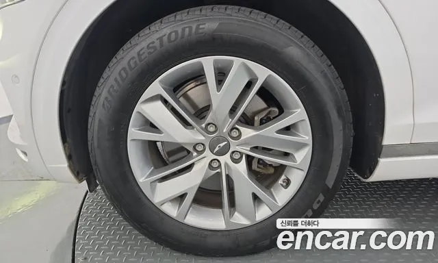 Genesis GV70 — Фото автомобиля 5