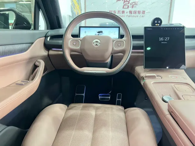Nio ES8 — Фото автомобиля 15