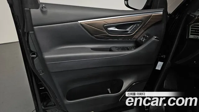 Toyota Alphard — Фото автомобиля 19
