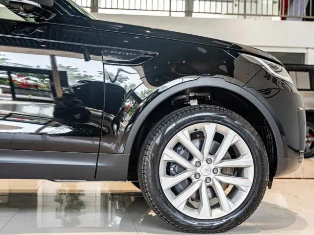 Land Rover Discovery — Фото автомобиля 5