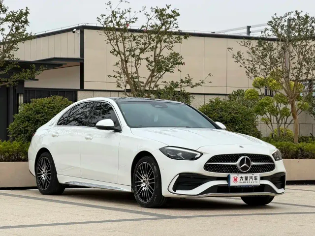 Mercedes-Benz C-Class — Фото автомобиля 3