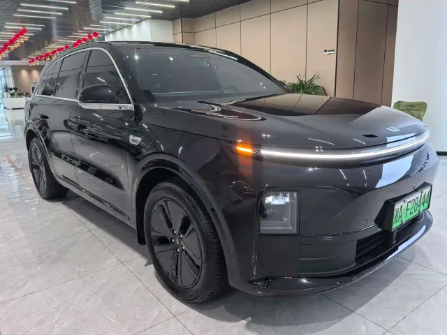 Li Auto L6 — Фото автомобиля 2