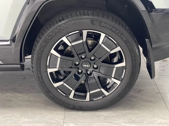 BYD FangChengBao Leopard 8 — Фото автомобиля 19