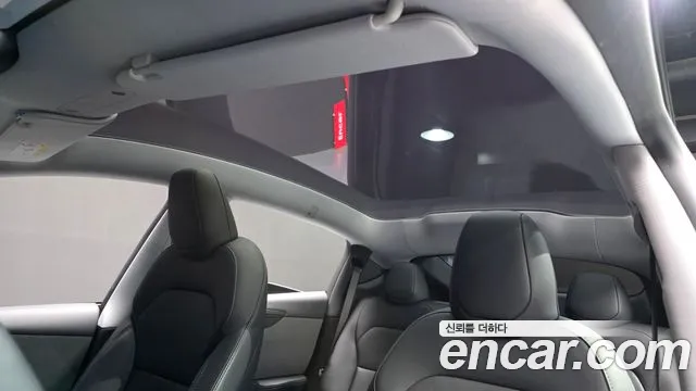 Tesla Model Y — Фото автомобиля 15