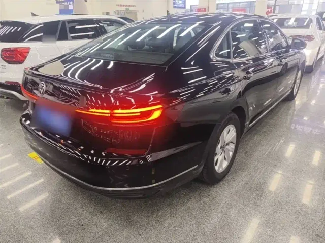 Volkswagen Passat — Фото автомобиля 6