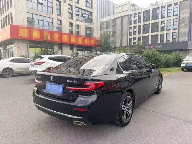 BMW 5 Series — Фото автомобиля 2