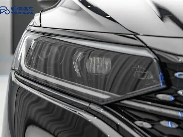 Volkswagen Passat — Фото автомобиля 10
