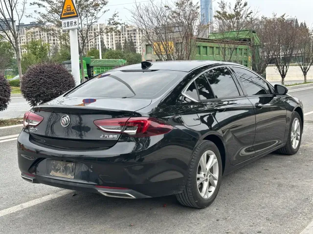 Buick Regal — Фото автомобиля 6