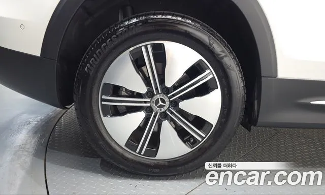 Mercedes-Benz EQB X243 — Фото автомобиля 5