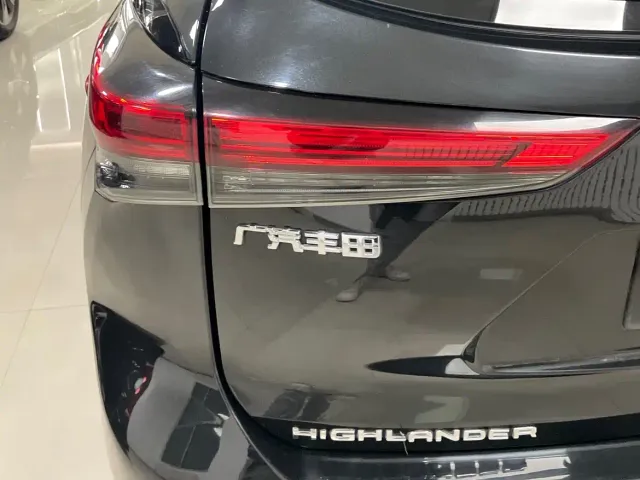 Toyota Highlander — Фото автомобиля 16