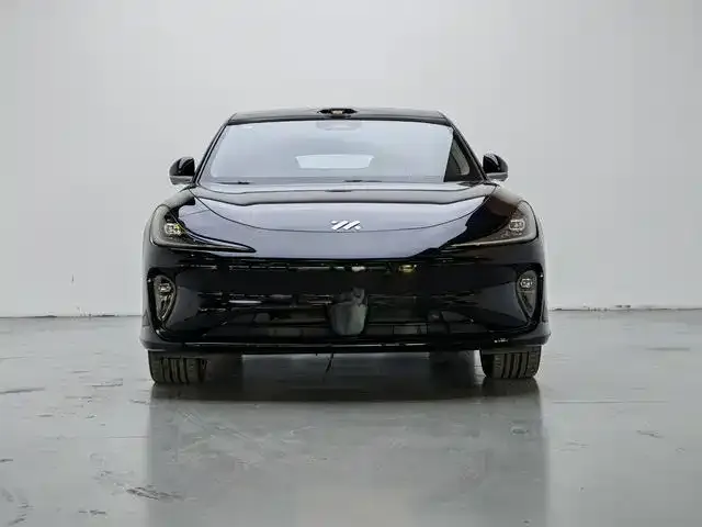 IM Motors L6 — Фото автомобиля 2