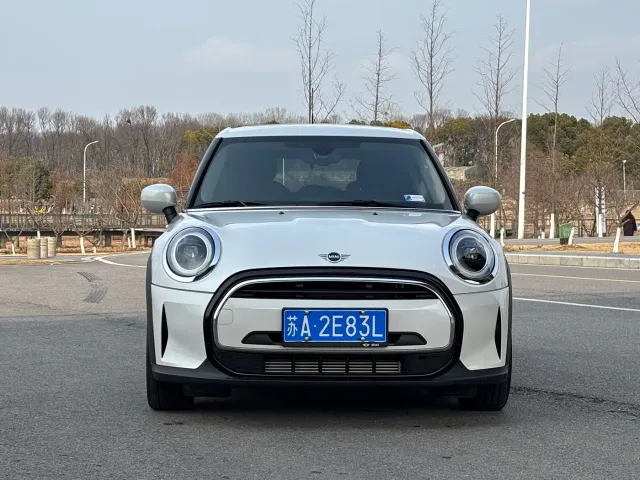 MINI Hatch — Фото автомобиля 2