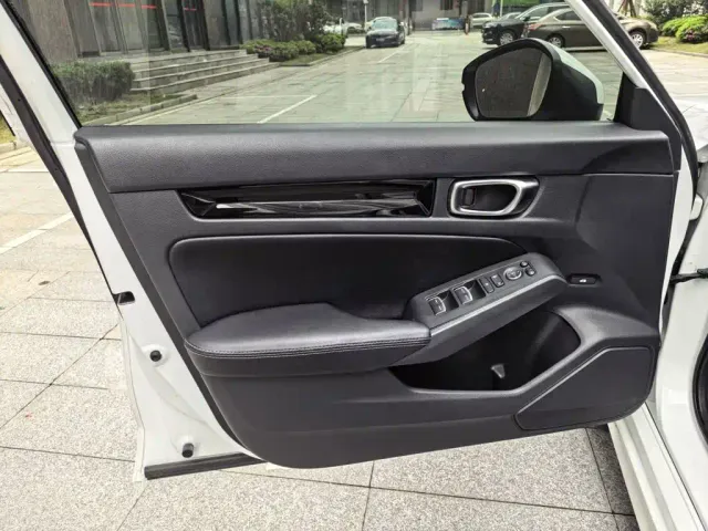 Honda Civic — Фото автомобиля 16