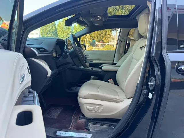 Toyota Granvia — Фото автомобиля 7