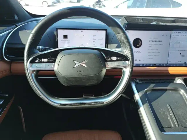 Xpeng G9 — Фото автомобиля 10