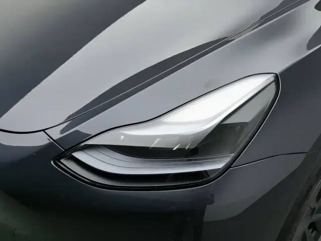 Tesla Model Y — Фото автомобиля 7