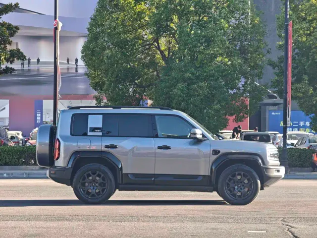 BYD FangChengBao Leopard 5 — Фото автомобиля 6