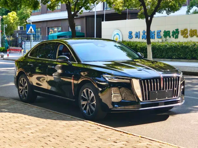 Hongqi H5 PHEV — Фото автомобиля 2