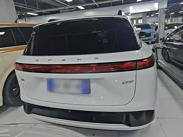 Xpeng G9 — Фото автомобиля 5