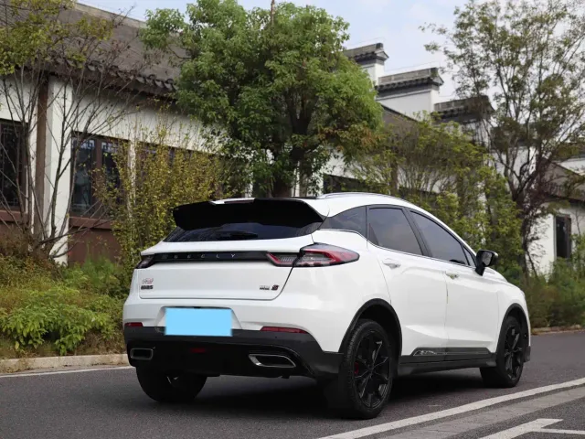 Geely Emgrand S — Фото автомобиля 4