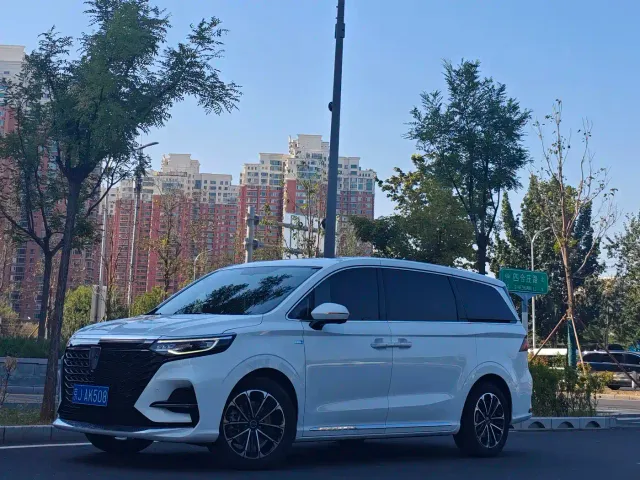 Фотография автомобиля — Roewe iMAX8