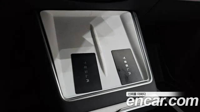 Tesla Model Y — Фото автомобиля 26