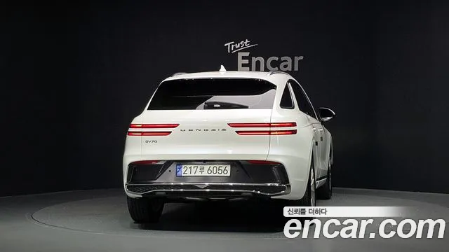 Genesis GV70 — Фото автомобиля 4