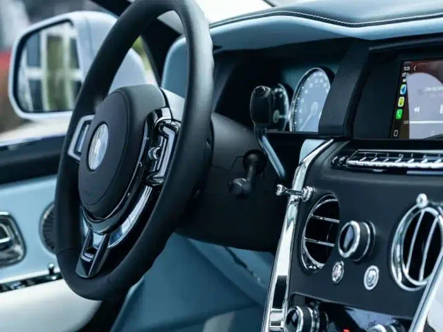 Rolls-Royce Cullinan — Фото автомобиля 18