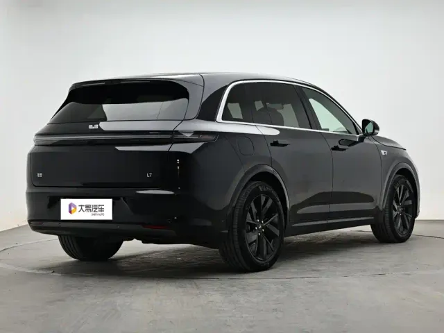 Li Auto L7 — Фото автомобиля 3