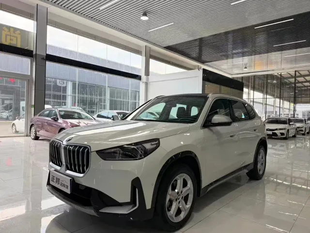 Фотография автомобиля — BMW X1