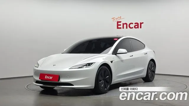 Фотография автомобиля — Tesla Model 3