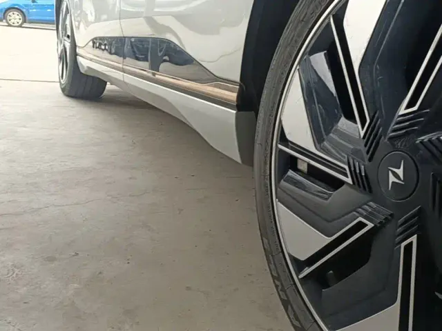 Dongfeng eπ 008 — Фото автомобиля 21