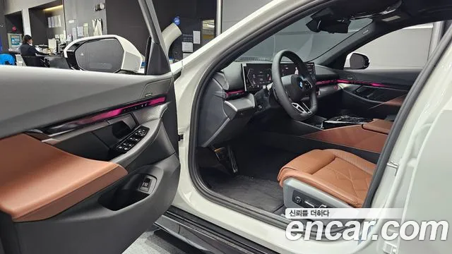 BMW 5-Series 5 серия (G60) 530i xDrive M Sport — Фото автомобиля 10