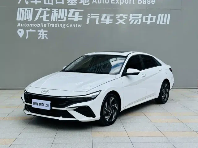 Hyundai Elantra — Фото автомобиля 14