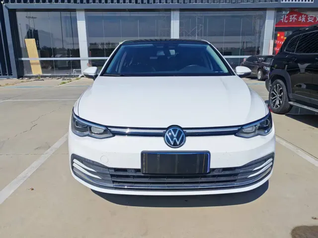 Volkswagen Golf — Фото автомобиля 2