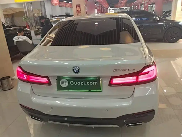 BMW 5 Series — Фото автомобиля 5