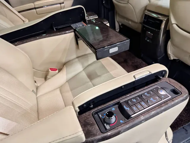 Toyota Alphard — Фото автомобиля 14
