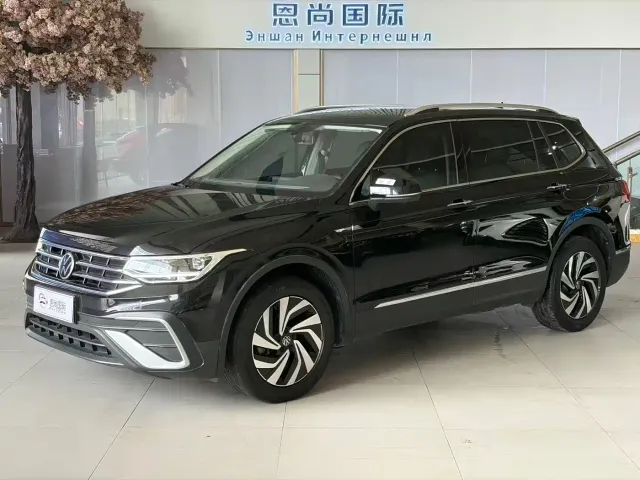 Фотография автомобиля — Volkswagen Tiguan L