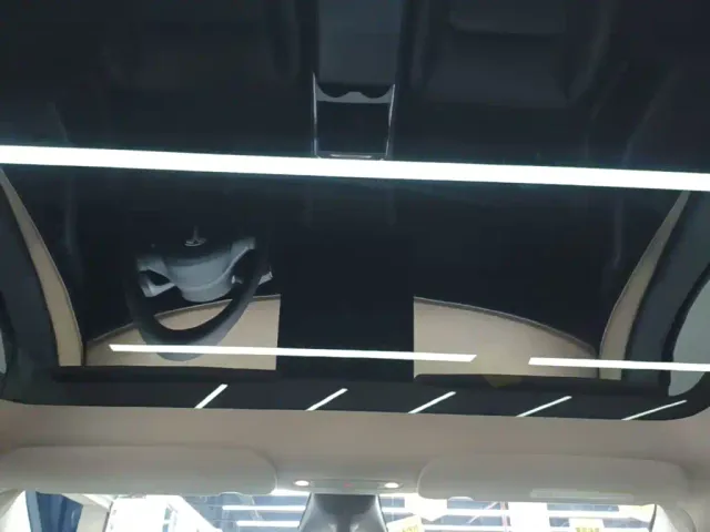 Tesla Model Y — Фото автомобиля 17