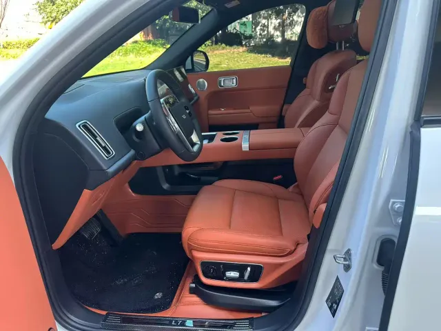 Li Auto L7 — Фото автомобиля 6