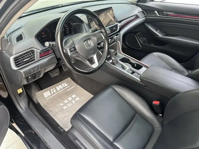 Honda Accord — Фото автомобиля 10